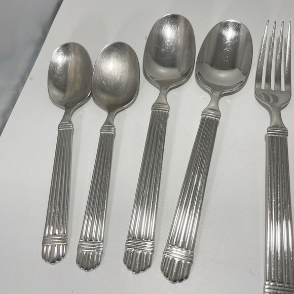 Lot Of 10 Wallace Chardonnay 18/8 Stainless Flatware Classic Ribbed Fork Spoon - Picture 2 of 7